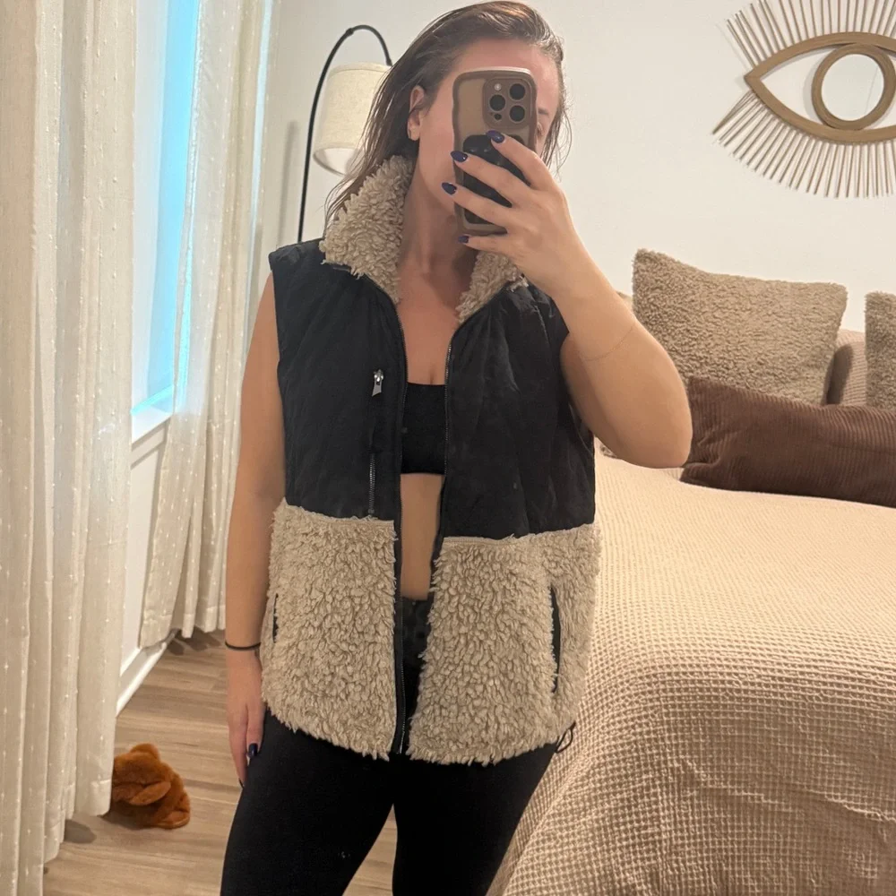 Abercrombie and fitch Sherpa vest - Picture 3 of 4